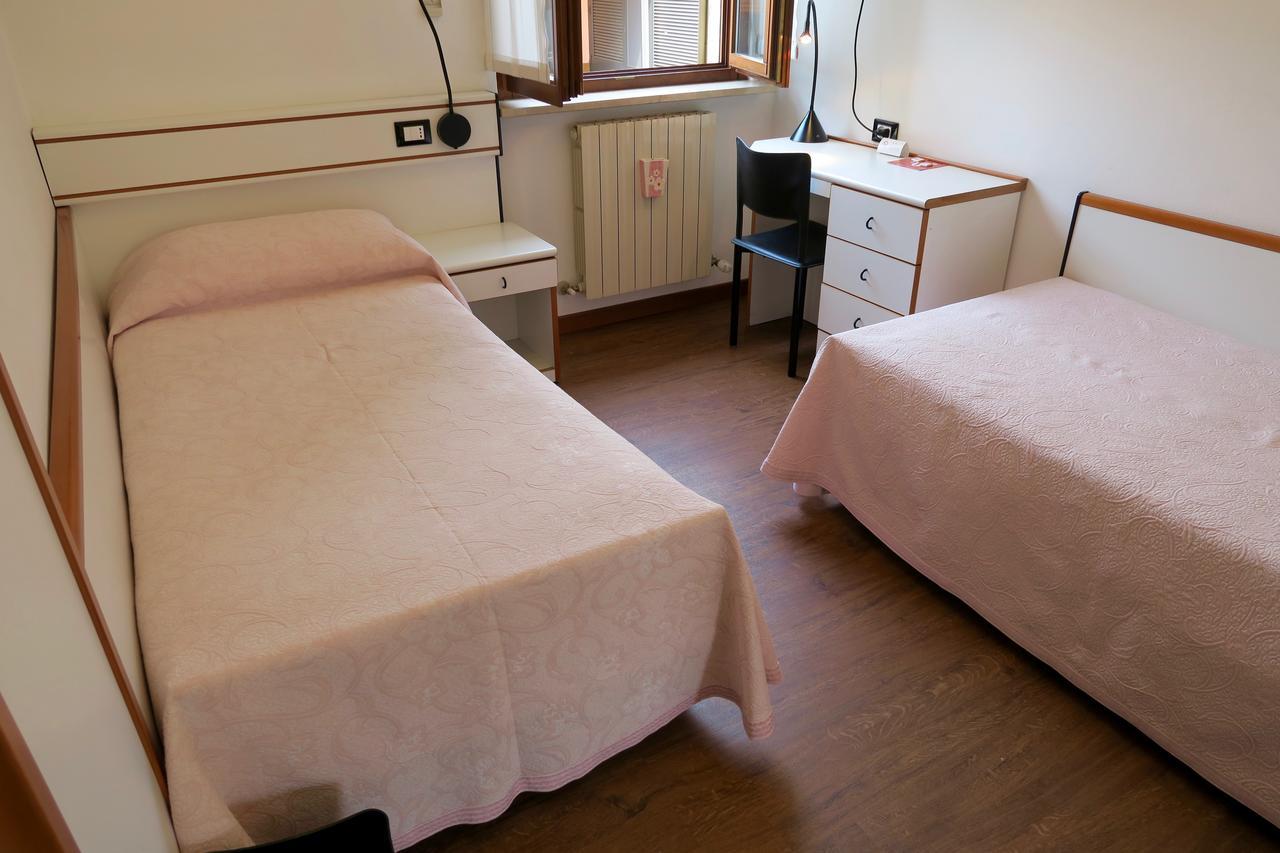 Albergo Visconti Кремона Екстериор снимка